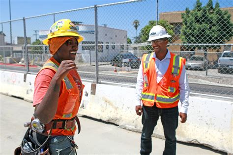 50,000 - 70,000 a year. . Construction jobs los angeles